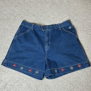 Vintage Winnie the Pooh Tigger embroidered floral Jean shorts
